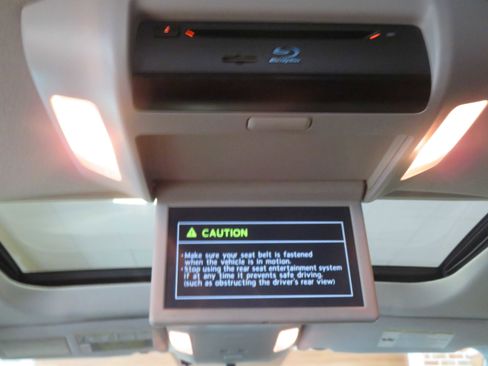 Used 2014 Toyota Sequoia Platinum AWD/4WD image 64