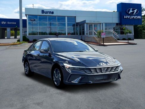 New 2026 Hyundai Elantra Sport image 11