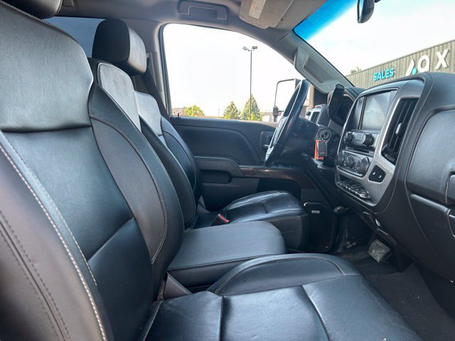Used 2019 GMC Sierra 2500 SLT w/ Duramax Plus Package AWD/4WD image 31