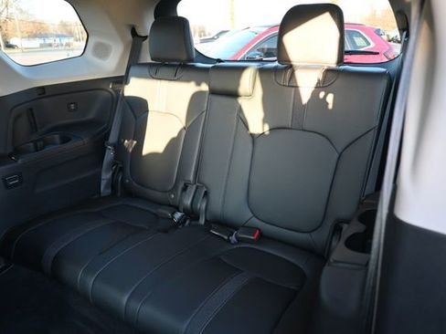 Used 2025 Honda Pilot Touring image 25