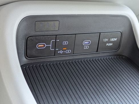Used 2024 Hyundai Kona SEL FWD image 25