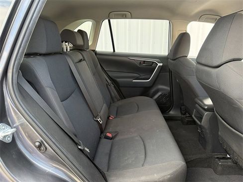 Used 2019 Toyota RAV4 LE w/ Carpet Mat Package image 30