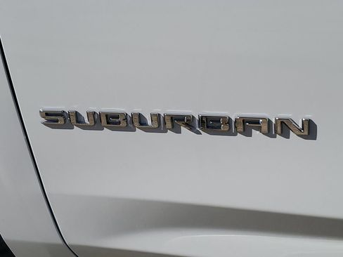 New 2026 Chevrolet Suburban LS image 7