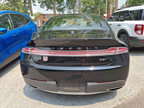 Used 2020 Lincoln MKZ FWD image 3