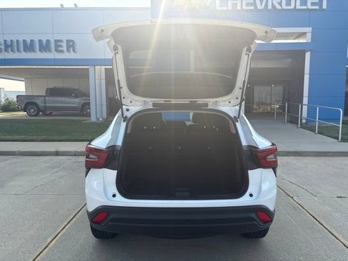 Used 2024 Chevrolet Trax LS w/ LS Convenience Package FWD image 16