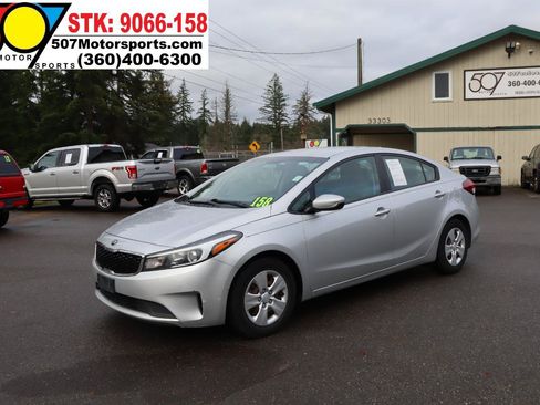 Used 2018 Kia Forte LX FWD image 2