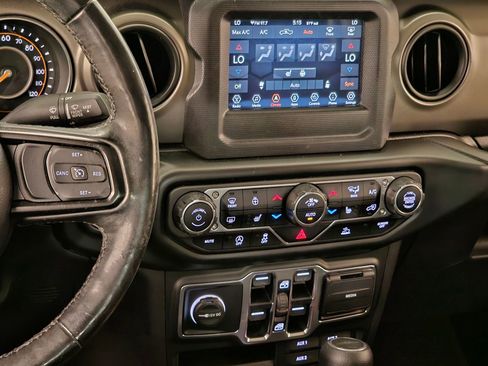 Used 2020 Jeep Gladiator Sport w/ Quick Order Package 24S AWD/4WD image 9