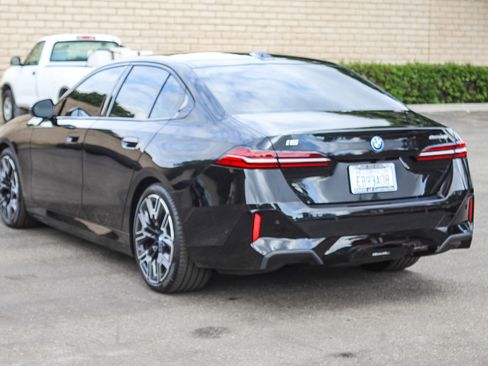 Used 2025 BMW i5 eDrive40i w/ M Sport Package image 4