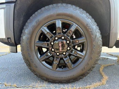 Used 2024 GMC Sierra 2500 AT4 w/ AT4 Premium Plus Package AWD/4WD image 12