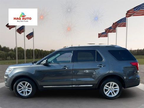Used 2019 Ford Explorer XLT image 8