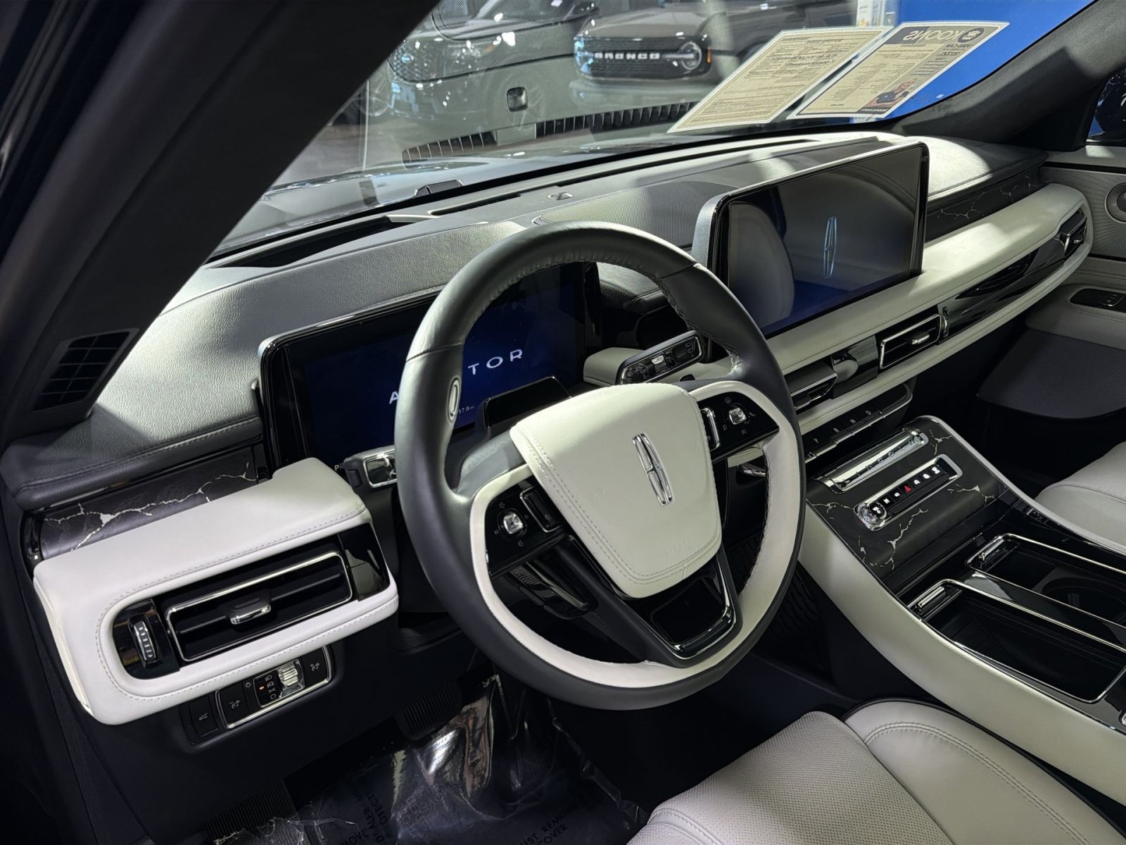 Used 2026 Lincoln Aviator Black Label w/ Jet Appearance Package AWD/4WD image 18