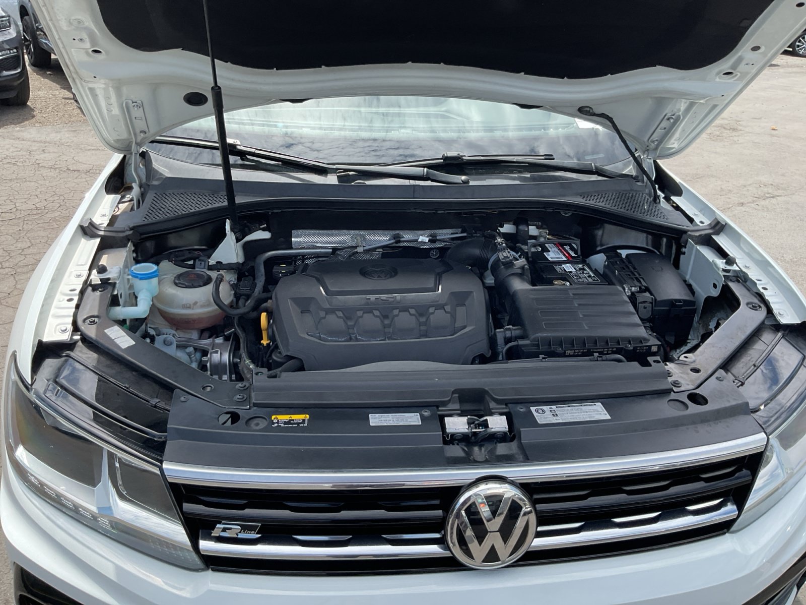 Used 2020 Volkswagen Tiguan SE R-Line FWD image 22