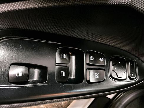 Used 2019 Hyundai Veloster 2.0 Premium image 31