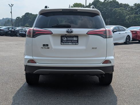 Used 2018 Toyota RAV4 XLE FWD image 8