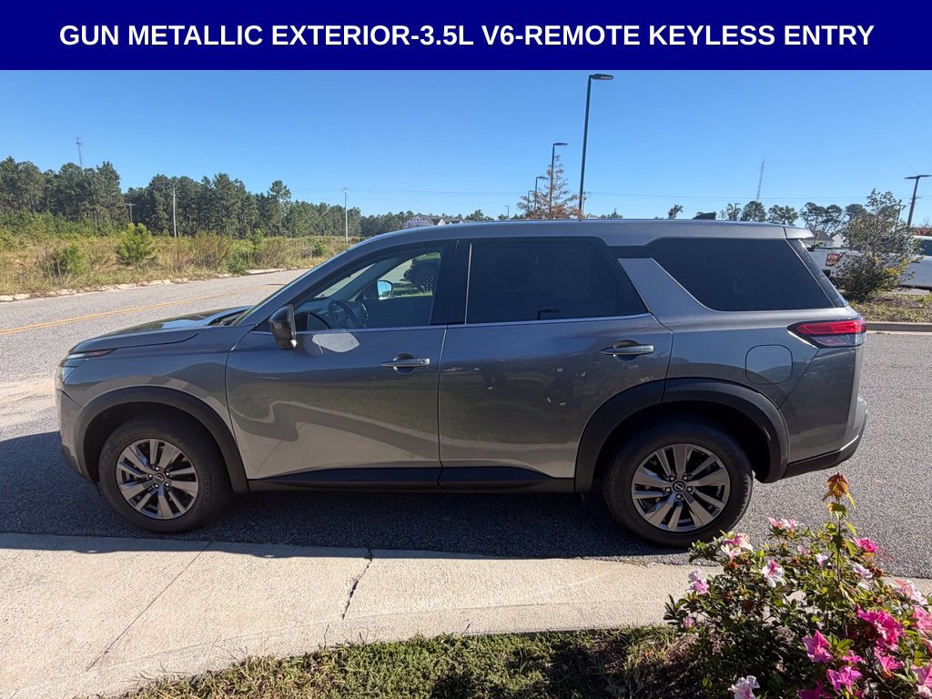 Used 2023 Nissan Pathfinder S FWD image 6