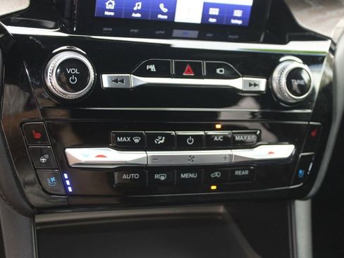 Used 2022 Ford Explorer Platinum w/ Equipment Group 601A image 18