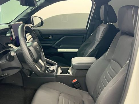 Used 2024 Toyota Tacoma TRD Sport w/ TRD Sport Upgrade Package image 9