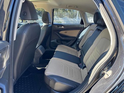 Used 2019 Volkswagen Jetta SEL Premium image 12