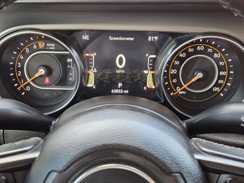 Used 2022 Jeep Gladiator Sport image 18