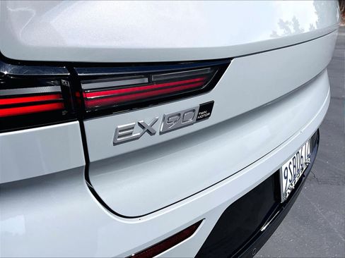 Used 2025 Volvo EX90 Ultra AWD/4WD image 10