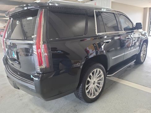 Used 2019 Cadillac Escalade Luxury image 5