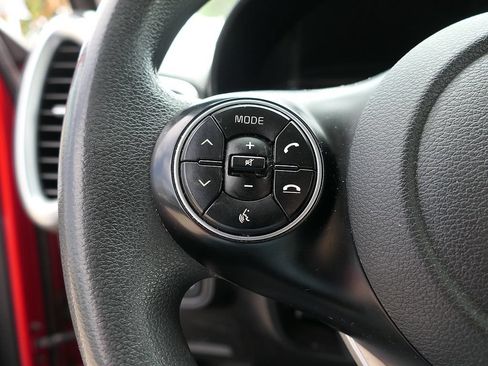 Used 2022 Kia Soul LX w/ Technology Package FWD image 14