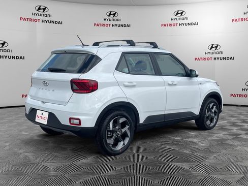 New 2026 Hyundai Venue SEL FWD image 3
