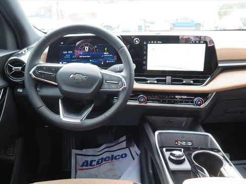 Used 2025 Chevrolet Equinox ACTIV w/ Safety and Technology Package image 15