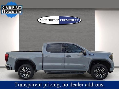 Used 2024 GMC Sierra 1500 AT4 w/ Technology Package image 5