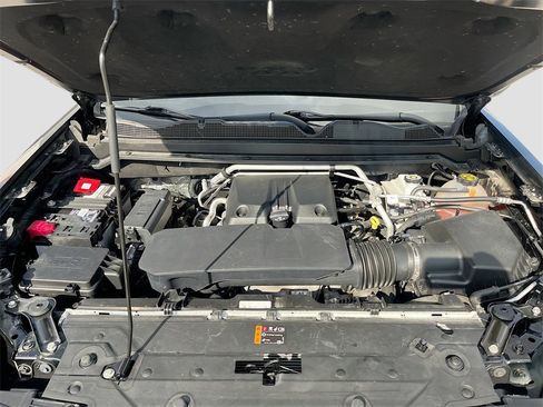 Used 2023 Chevrolet Colorado LT w/ LT Convenience Package II image 30