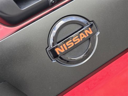 Used 2021 Nissan Titan PRO-4X w/ Pro-4x Convenience Package image 9