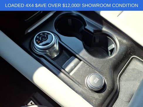 Used 2025 Ford Explorer Active w/ Active Comfort Package image 23