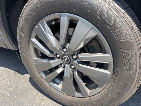 Certified 2024 Nissan Pathfinder SV w/ Black Appearance Package FWD image 7