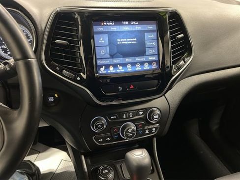 Used 2020 Jeep Cherokee Limited image 15