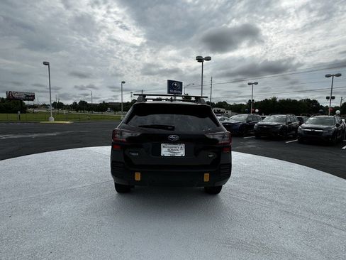 Used 2025 Subaru Outback Wilderness AWD/4WD image 7
