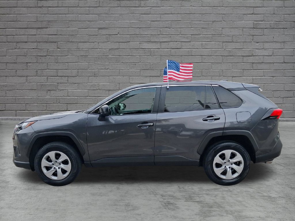 Used 2024 Toyota RAV4 LE FWD image 4