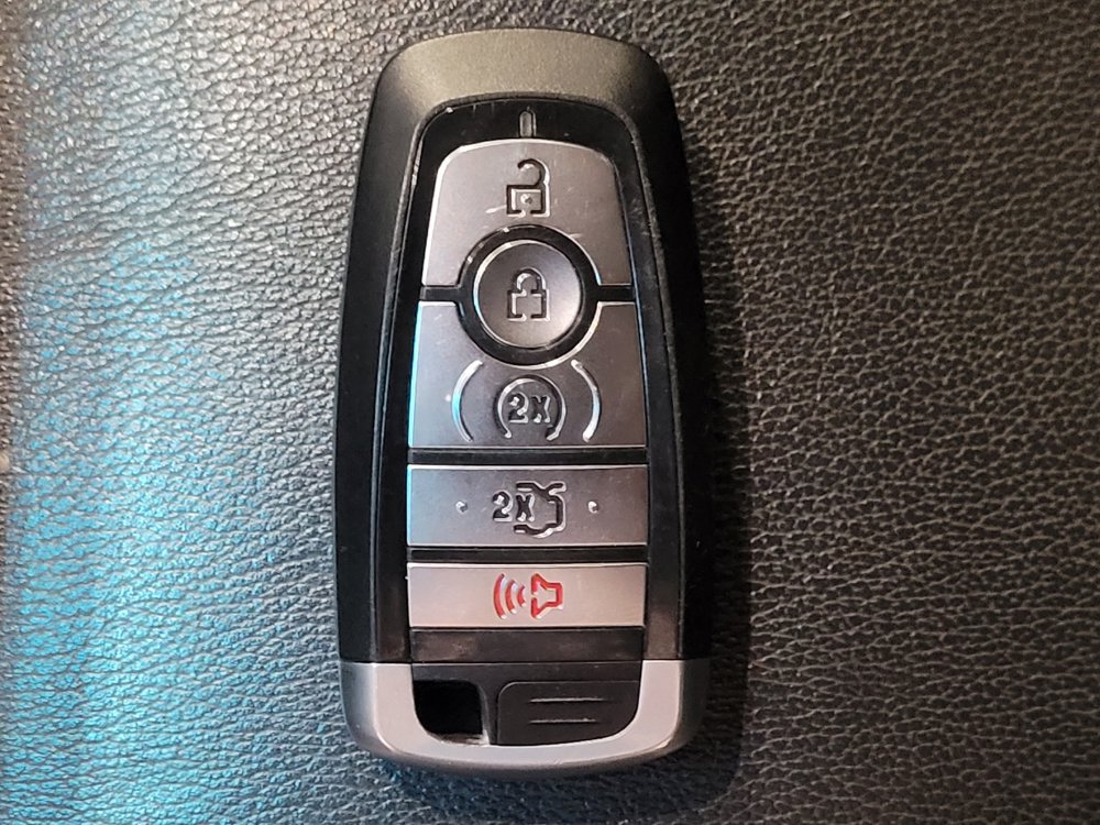 Used 2020 Ford Edge Titanium w/ Equipment Group 301A FWD image 32