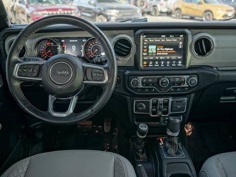 Used 2022 Jeep Wrangler Unlimited Sahara image 12