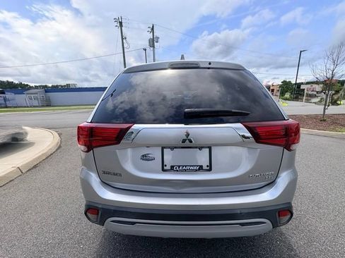 Used 2019 Mitsubishi Outlander SEL AWD/4WD image 6