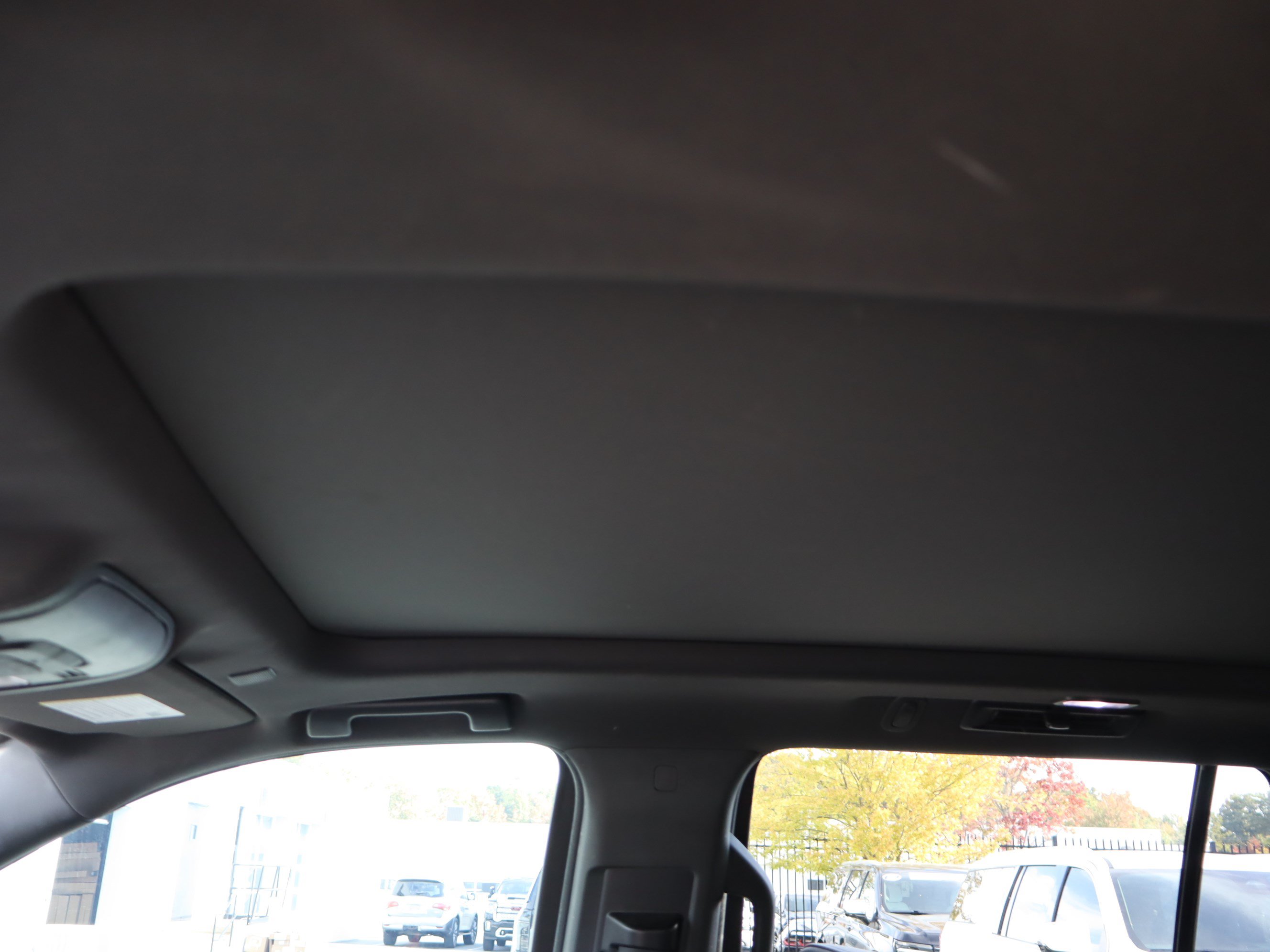 Used 2021 Chevrolet Tahoe LT w/ LT Signature Package RWD image 21