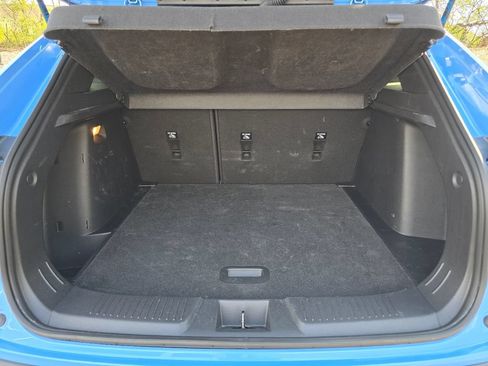 Used 2024 Chevrolet Trax RS w/ Sunroof Package FWD image 22