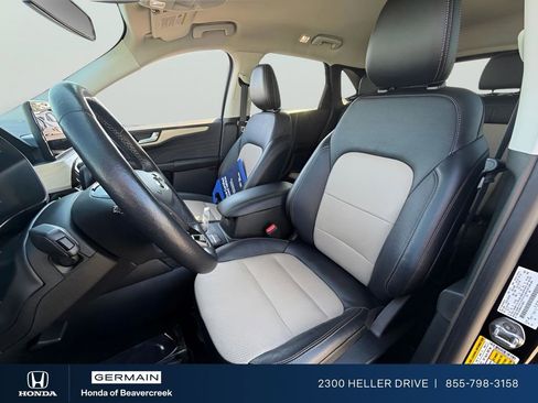 Used 2022 Ford Escape Titanium w/ Titanium Elite Package AWD/4WD image 10