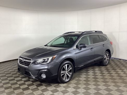 Used 2018 Subaru Outback 2.5i Limited AWD/4WD image 5
