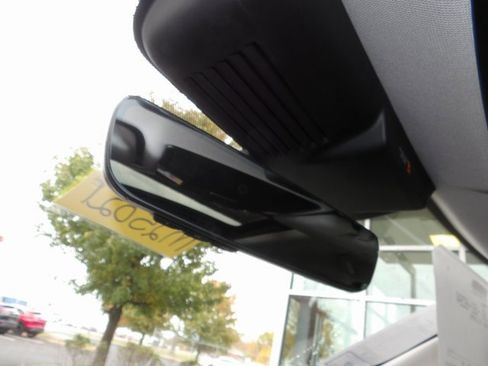 New 2025 Mitsubishi Outlander SE image 27