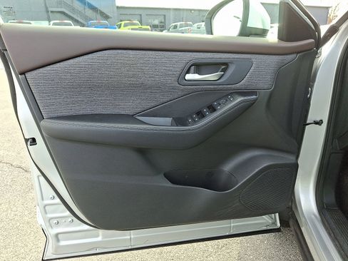 Certified 2022 Nissan Rogue SV image 15