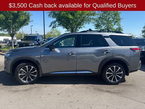 New 2026 Nissan Pathfinder Platinum FWD image 4