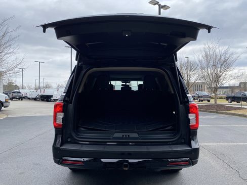 Used 2024 Ford Expedition Max XLT image 11