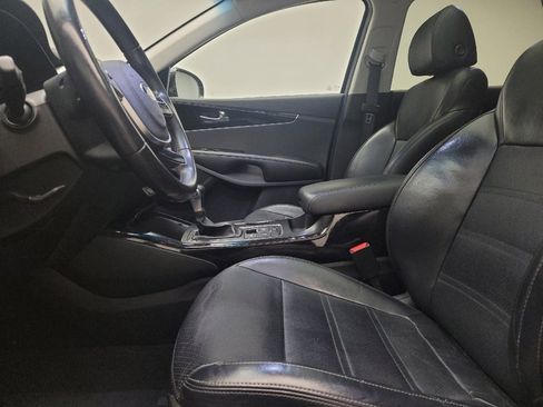 Used 2019 Kia Sorento EX image 17