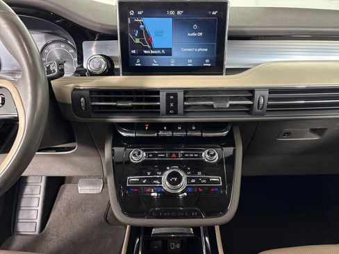 Used 2021 Lincoln Corsair FWD w/ Premium Package image 23