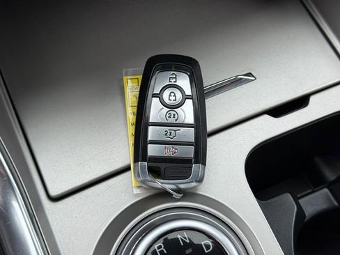 Used 2021 Ford Explorer XLT w/ Equipment Group 202A image 15